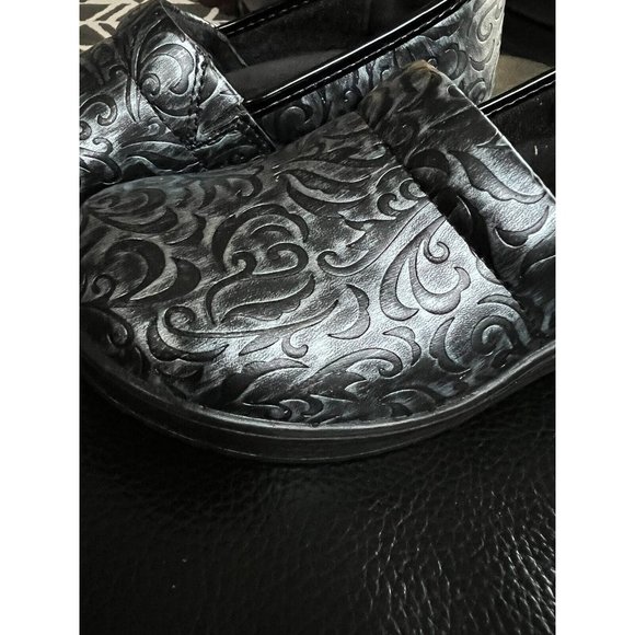 Easy Street Laurie Slip Resistant Comfortable Silver Artisan T1 Shoes Size 6.5M - Picture 10 of 12